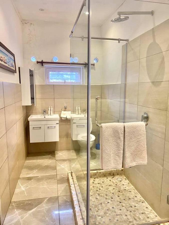 Bed and breakfast Flamboyant Diani 4*