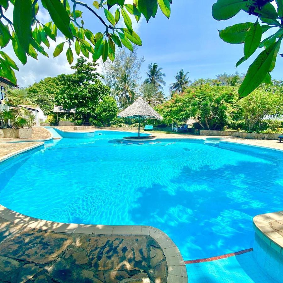 Flamboyant Diani Bed and breakfast