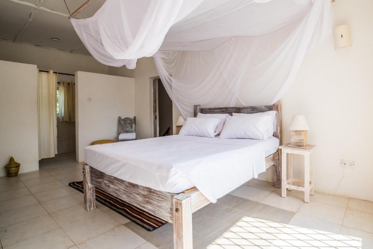 Flamboyant Diani Bed & Breakfast 4*