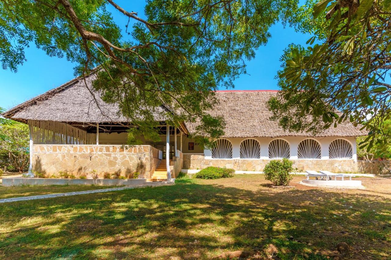 Flamboyant Diani Bed & Breakfast 4*