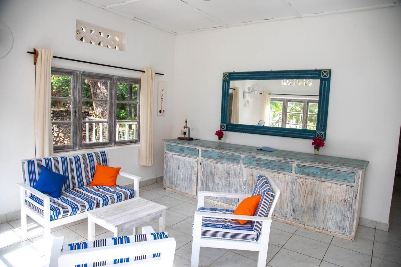 Bed & Breakfast Flamboyant Diani 4*